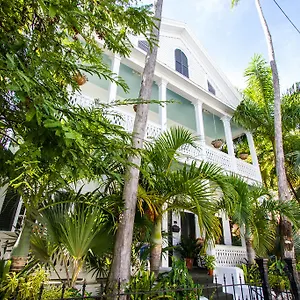 3* לינה וארוחת בוקר Old Town Manor